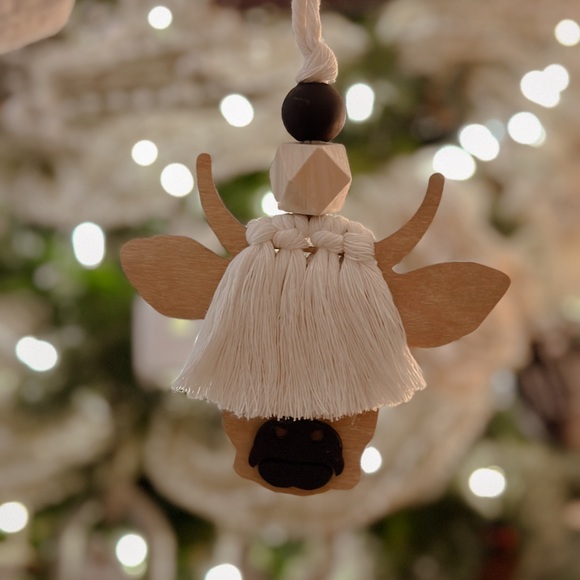 Macrame cow car hanger - Picture 4 of 5